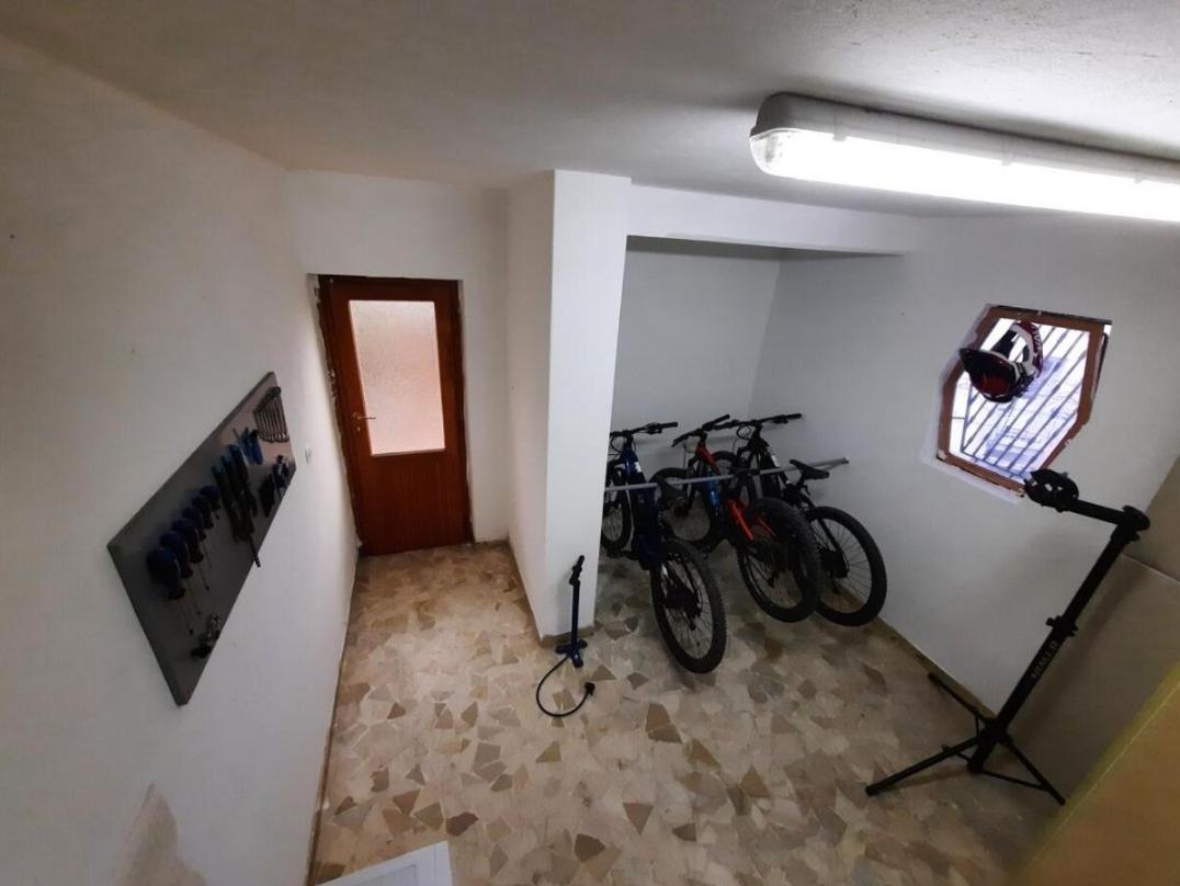 Casa Bell - Appartamento Con Parcheggio Privato E Bike Room Финале Лигуре Экстерьер фото